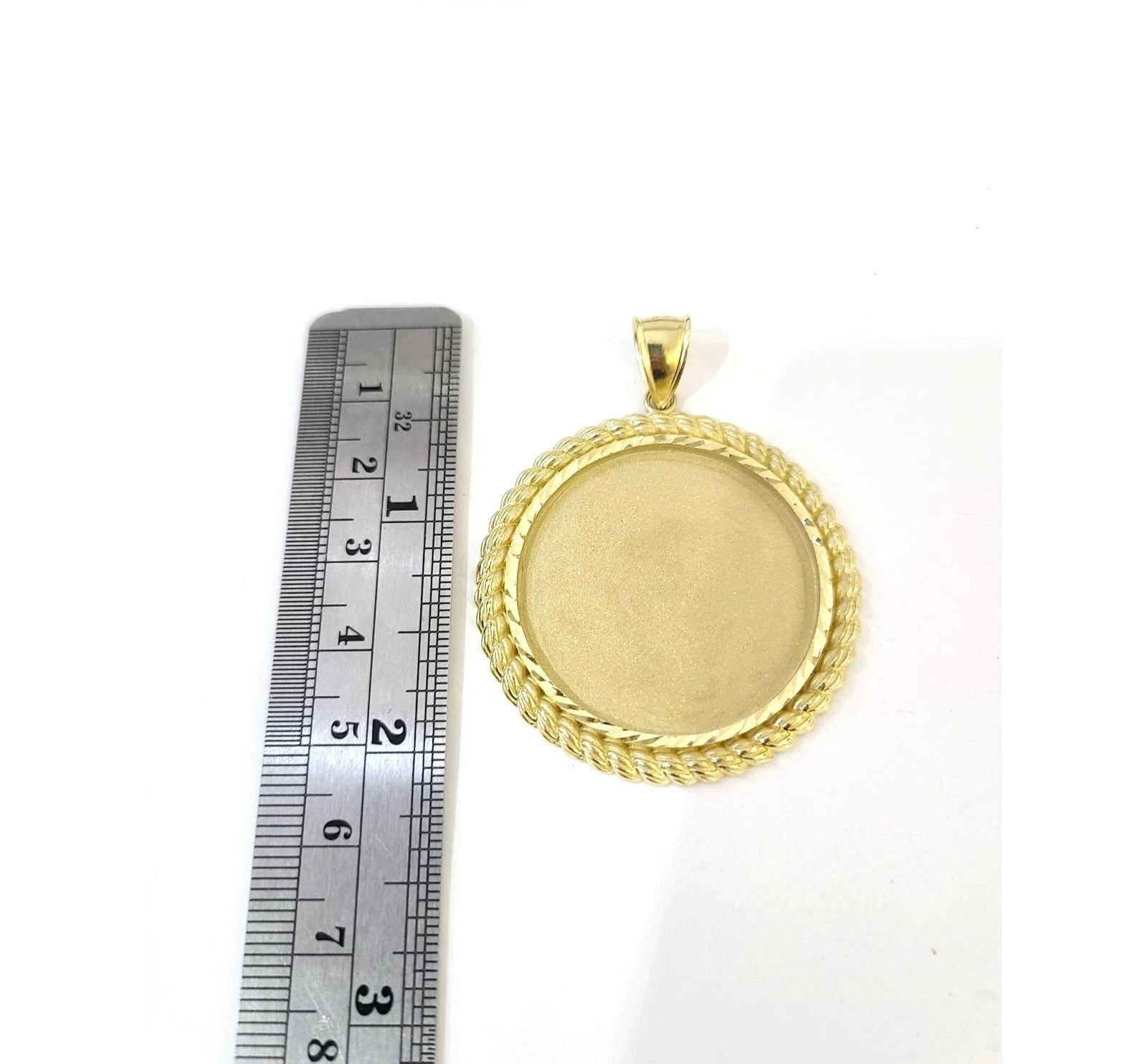 10K Gold Photo Frame Pendant Charm Round Rope Edge Mens Diamond Cut Style