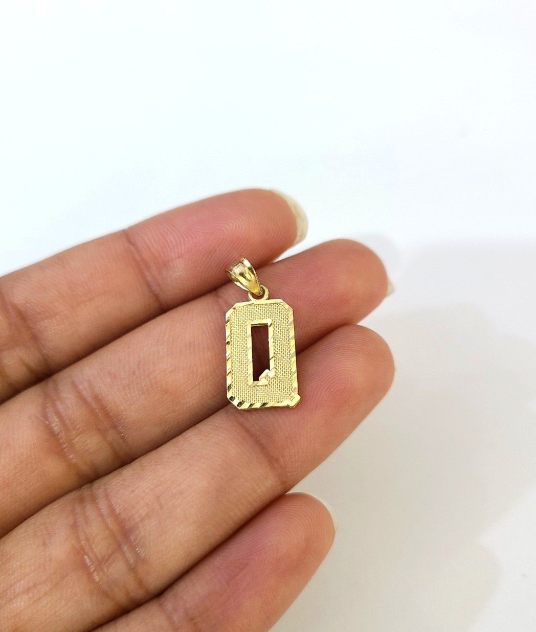 10K Yellow Gold Q Initial Charm Pendant Alphabet Real 10kt Men Women